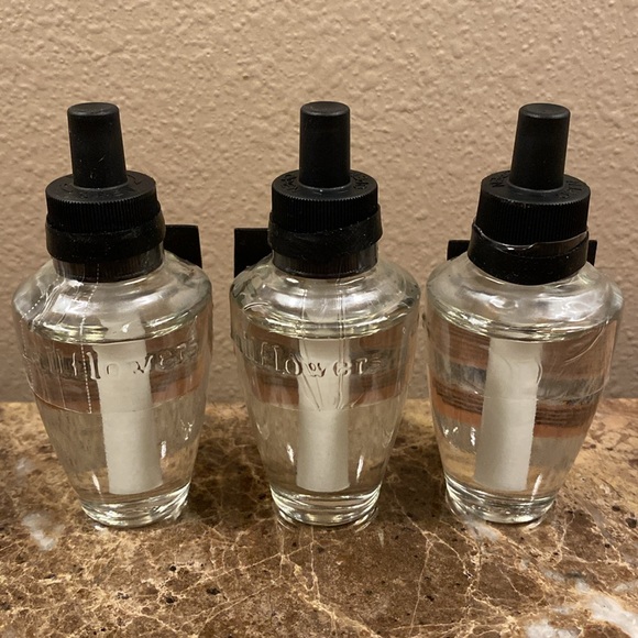 “TIKI BEACH” BBW / WB, Three (3)-Wallflower Home Fragrance Refills, NWT & Sealed - Picture 3 of 3